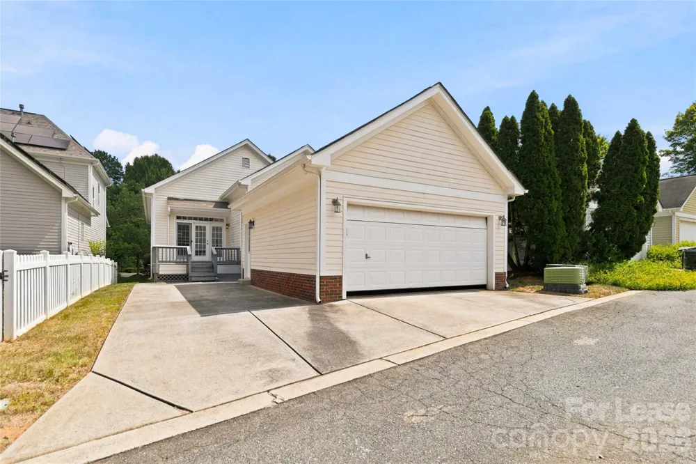 14035 Bankside Drive Huntersville, NC 28078
