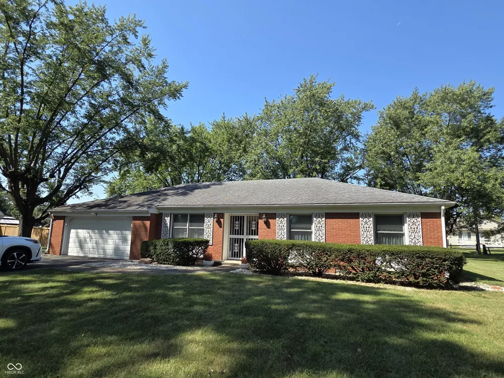 1581 Crest Drive Shelbyville, IN 46176