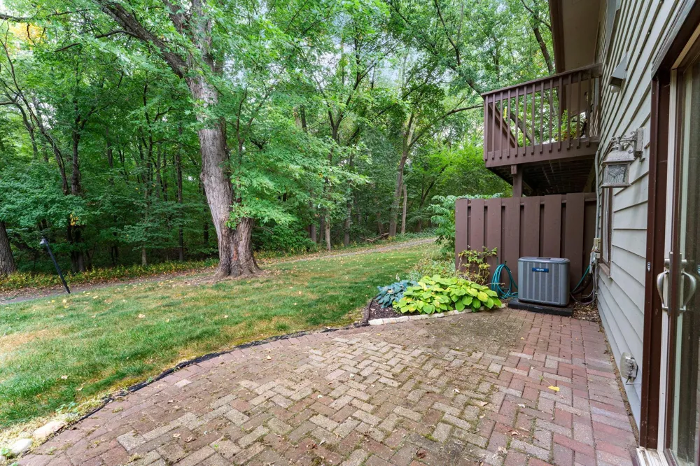 348 W Eagle Lake Drive Maple Grove, MN 55369