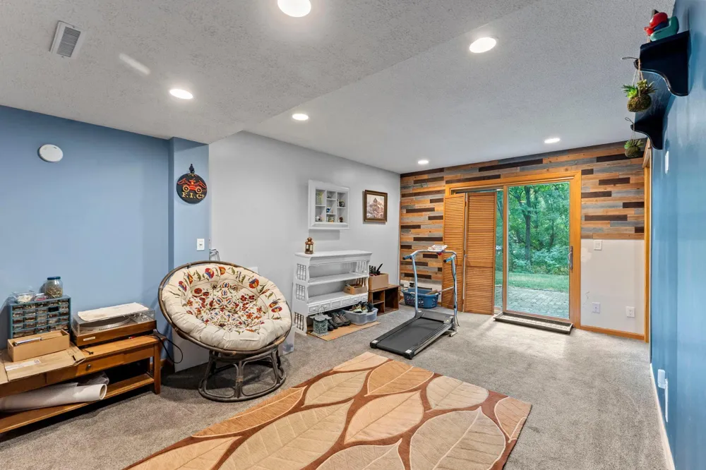 348 W Eagle Lake Drive Maple Grove, MN 55369