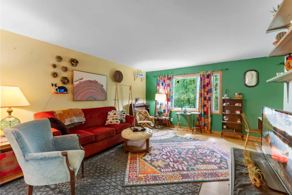 348 W Eagle Lake Drive Maple Grove, MN 55369
