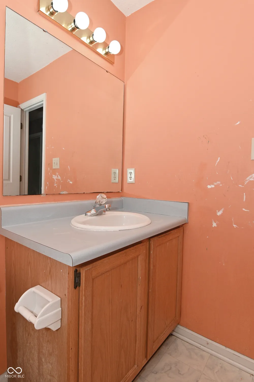 1674 Park Hill Drive Indianapolis, IN 46229