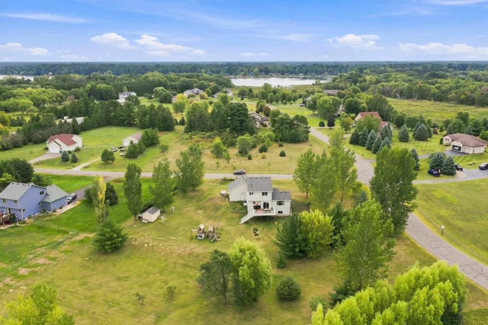 4463 194th Avenue NE East Bethel, MN 55092