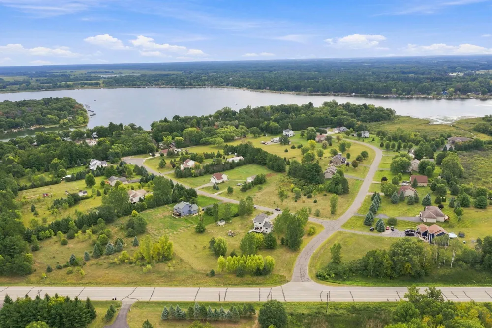 4463 194th Avenue NE East Bethel, MN 55092