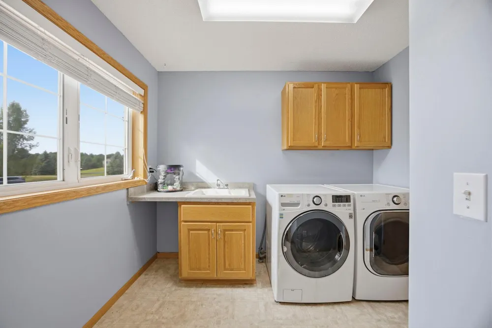4463 194th Avenue NE East Bethel, MN 55092