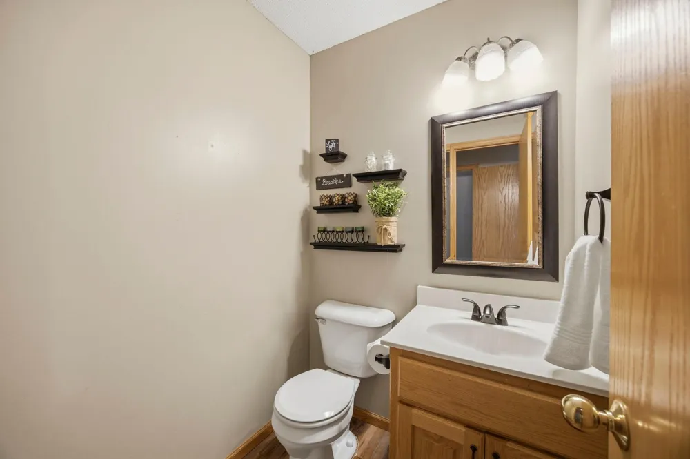 4463 194th Avenue NE East Bethel, MN 55092