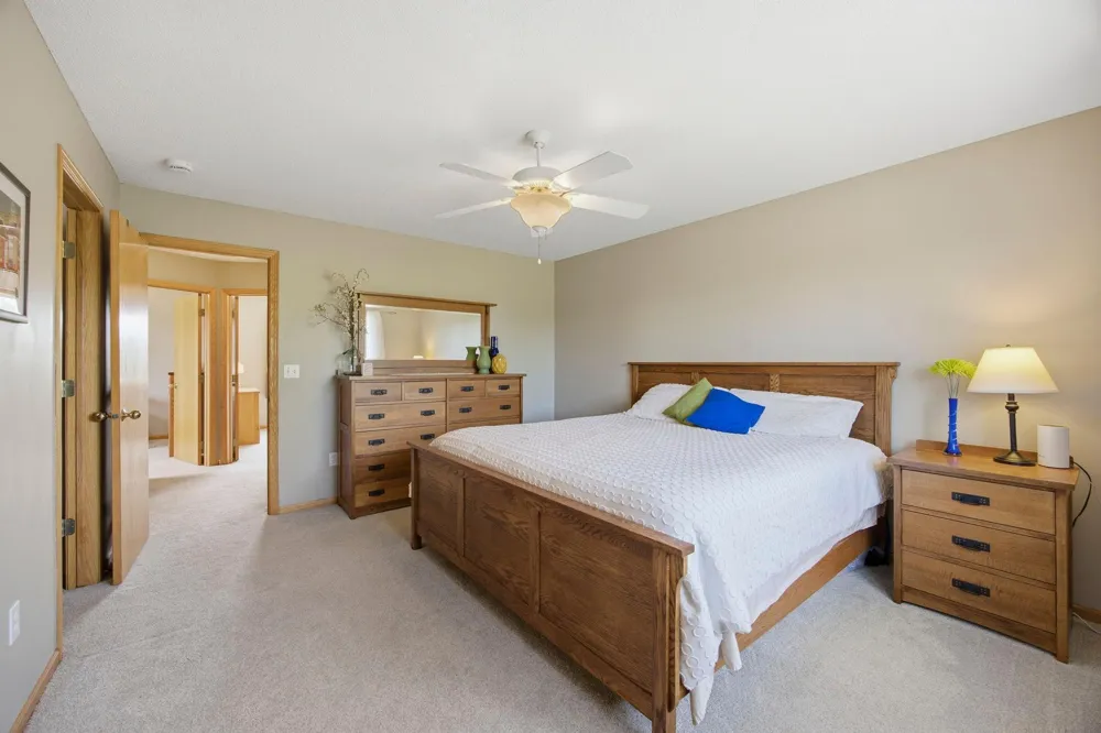 4463 194th Avenue NE East Bethel, MN 55092