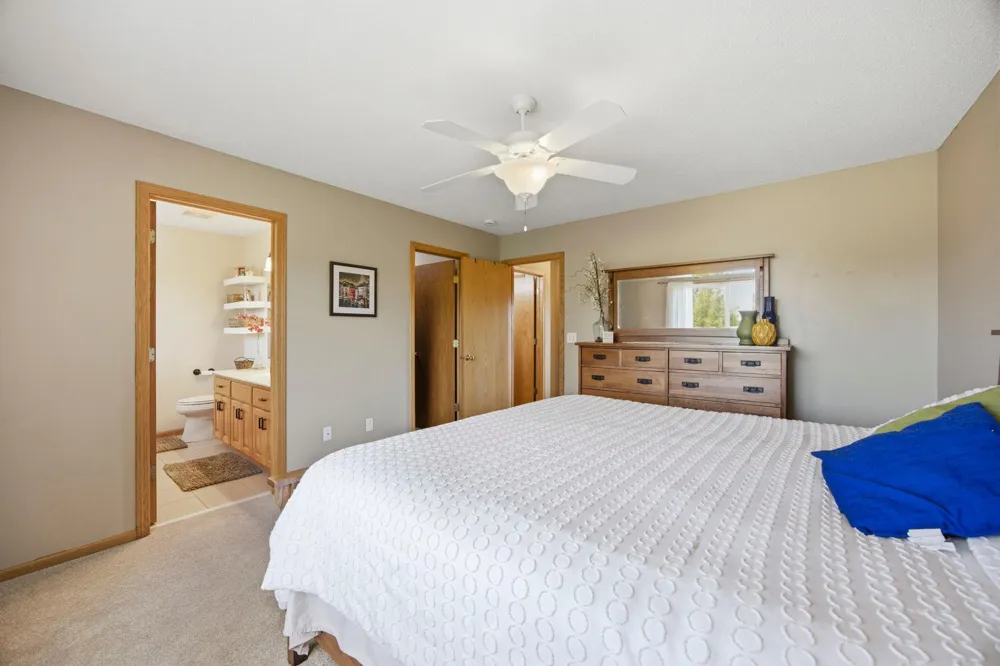 4463 194th Avenue NE East Bethel, MN 55092
