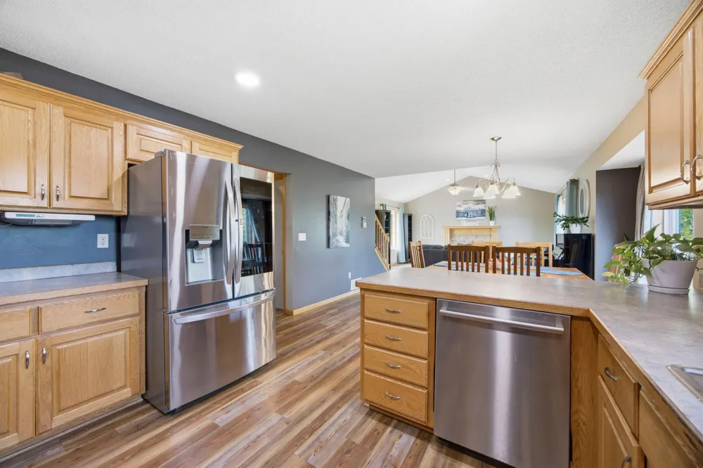 4463 194th Avenue NE East Bethel, MN 55092