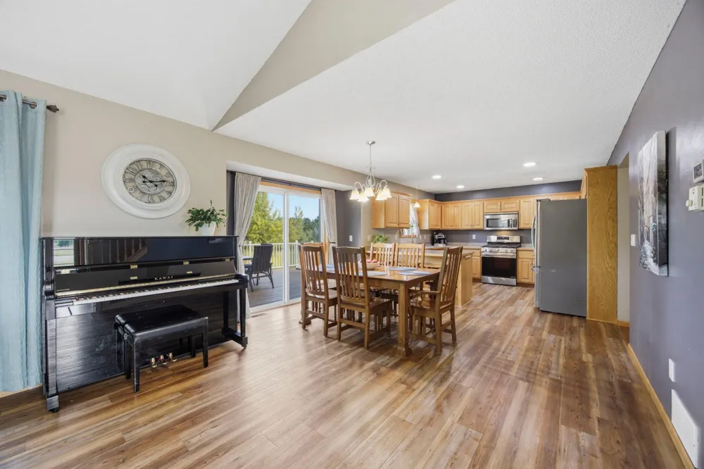 4463 194th Avenue NE East Bethel, MN 55092