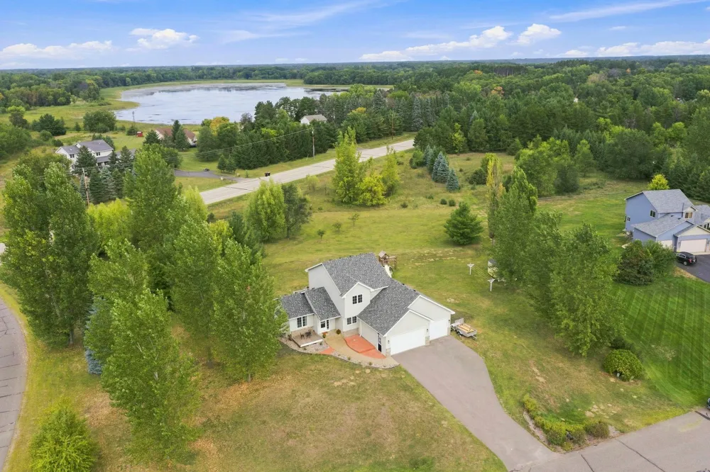 4463 194th Avenue NE East Bethel, MN 55092