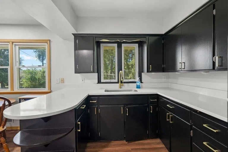 1689 Edgemont Street Maplewood, MN 55117