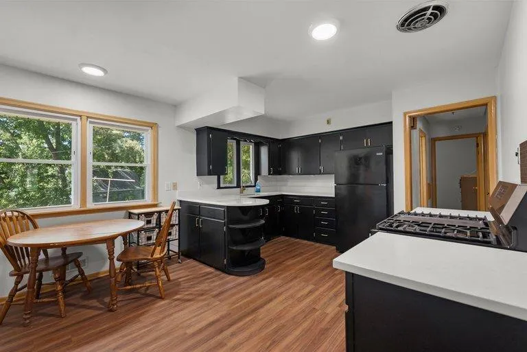 1689 Edgemont Street Maplewood, MN 55117