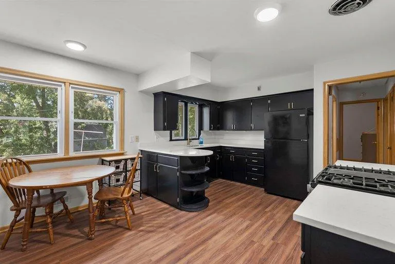 1689 Edgemont Street Maplewood, MN 55117