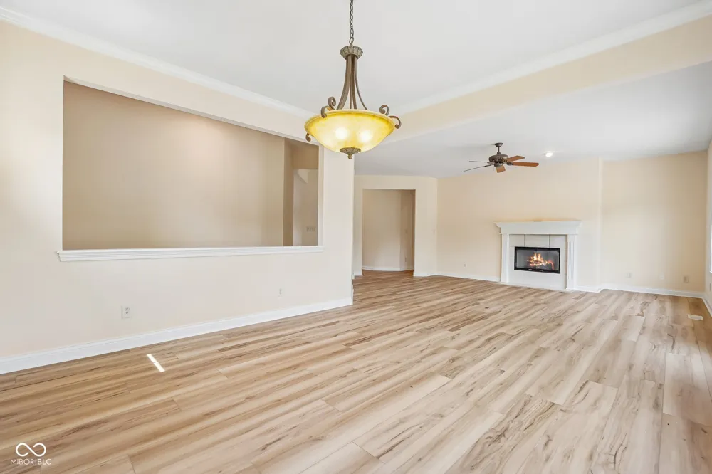2819 Bloomsbury S Greenwood, IN 46143