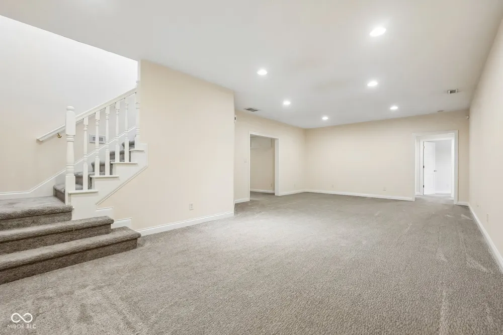 2819 Bloomsbury S Greenwood, IN 46143
