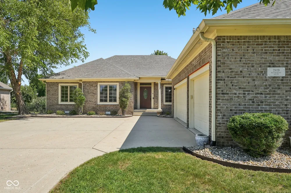 2819 Bloomsbury S Greenwood, IN 46143
