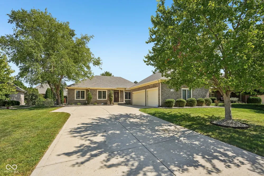 2819 Bloomsbury S Greenwood, IN 46143