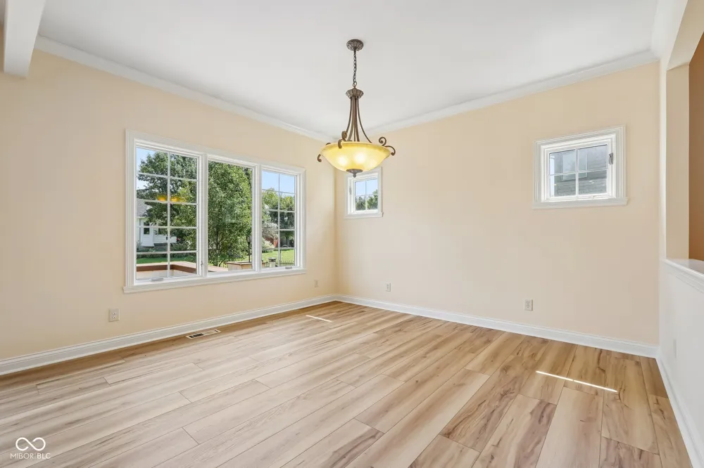 2819 Bloomsbury S Greenwood, IN 46143