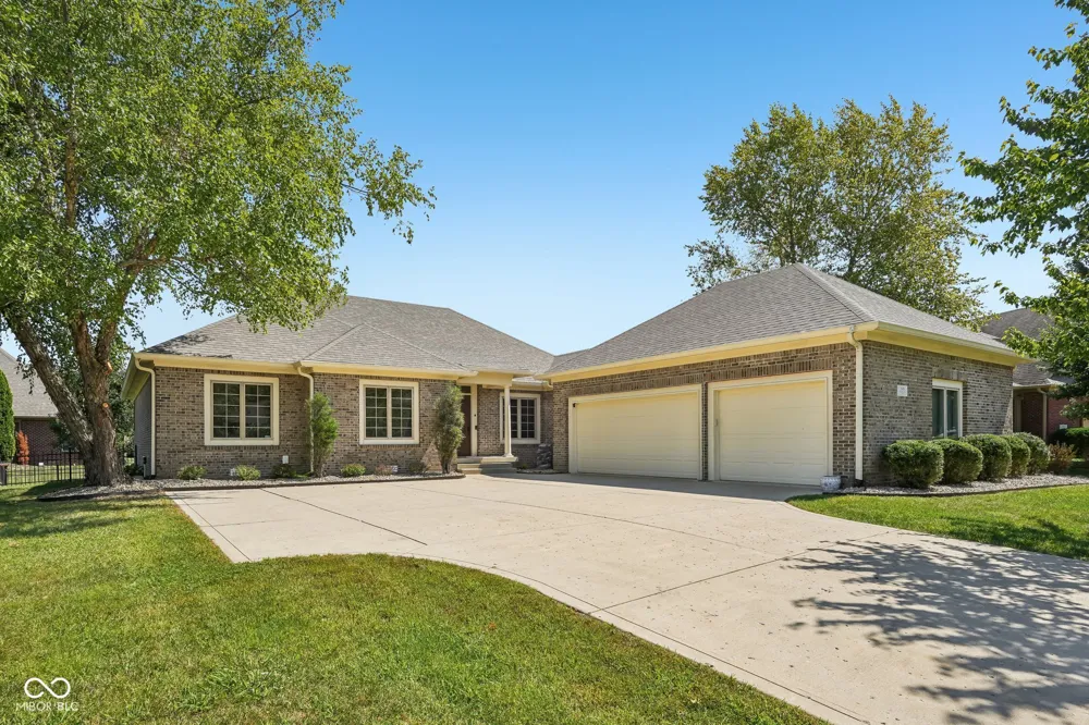 2819 Bloomsbury S Greenwood, IN 46143