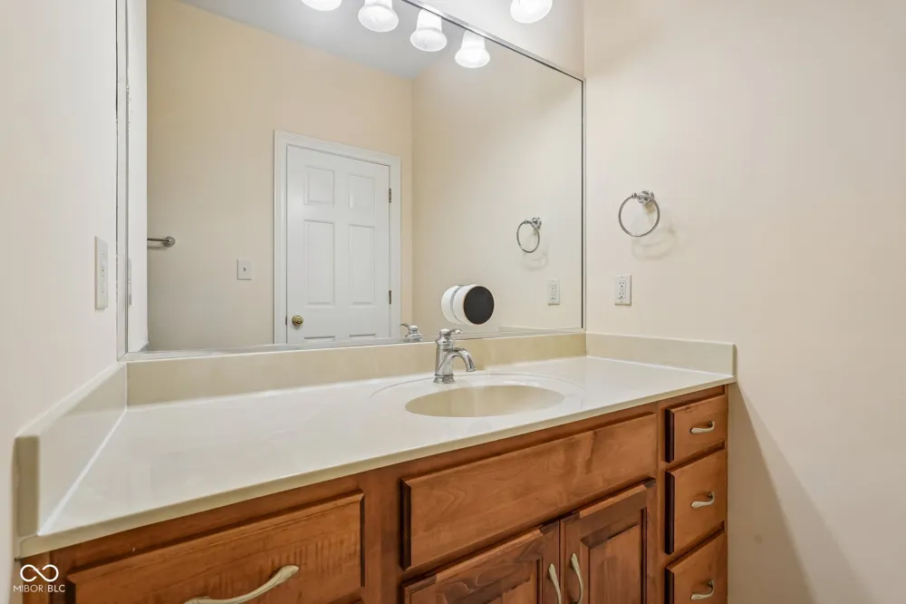 2819 Bloomsbury S Greenwood, IN 46143