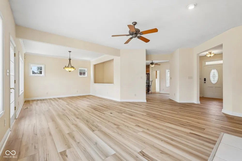2819 Bloomsbury S Greenwood, IN 46143