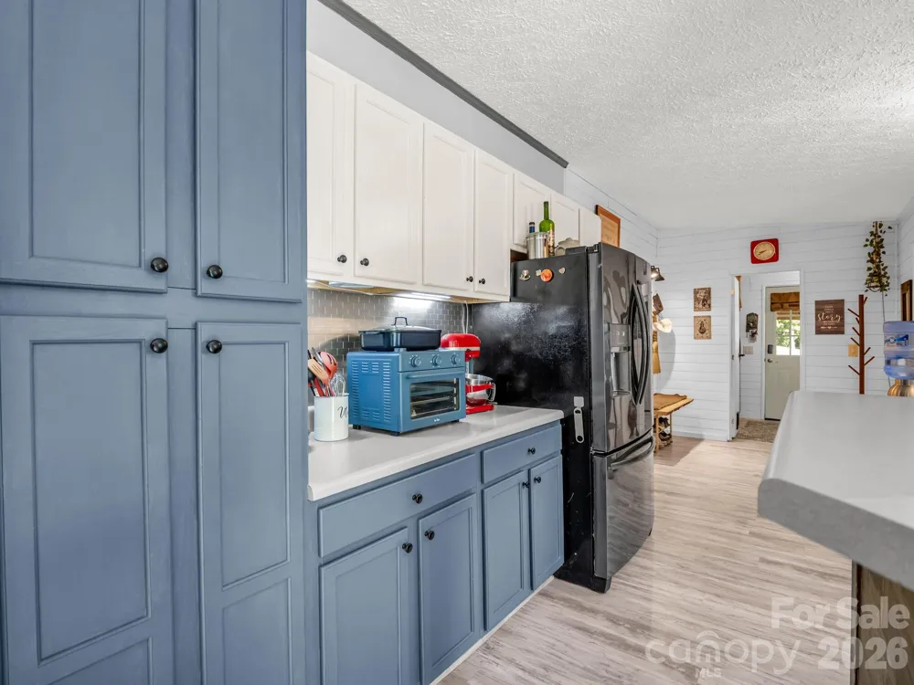 14 Old Possum Holler Road Hendersonville, NC 28739