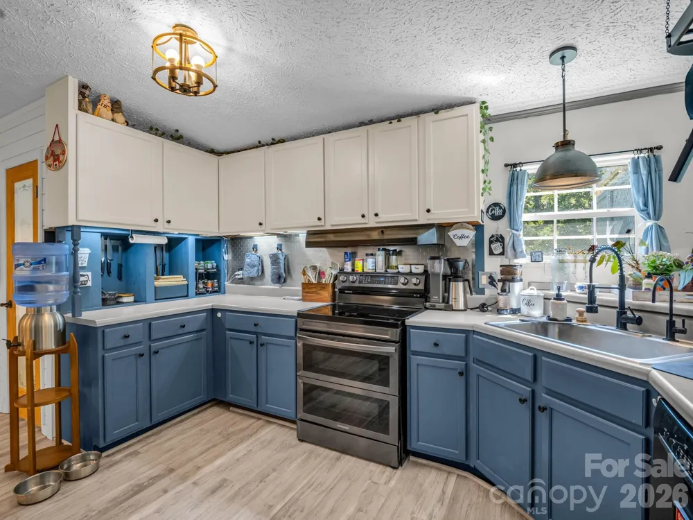 14 Old Possum Holler Road Hendersonville, NC 28739
