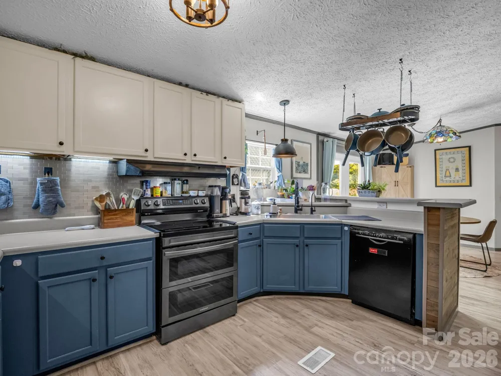 14 Old Possum Holler Road Hendersonville, NC 28739