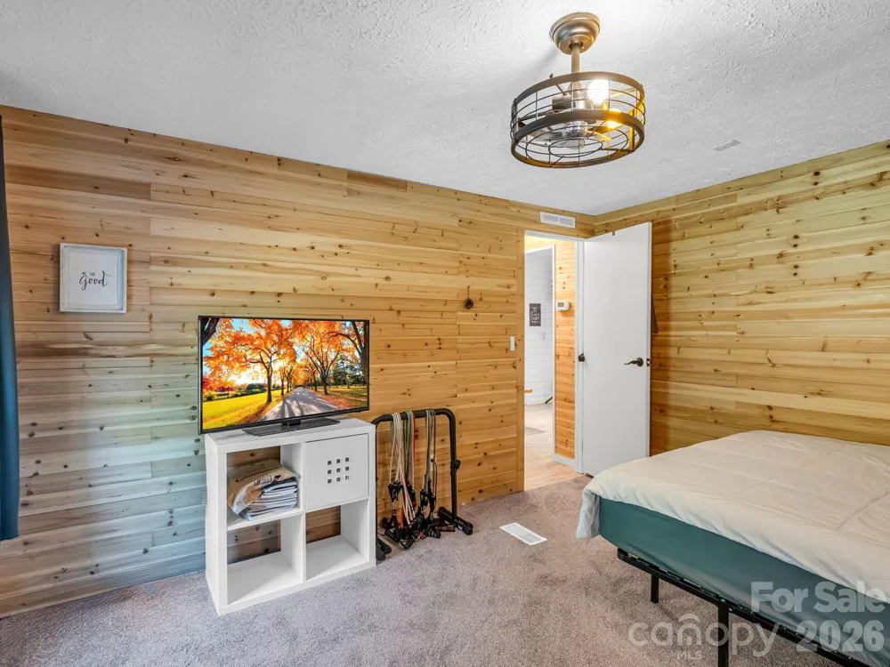 14 Old Possum Holler Road Hendersonville, NC 28739