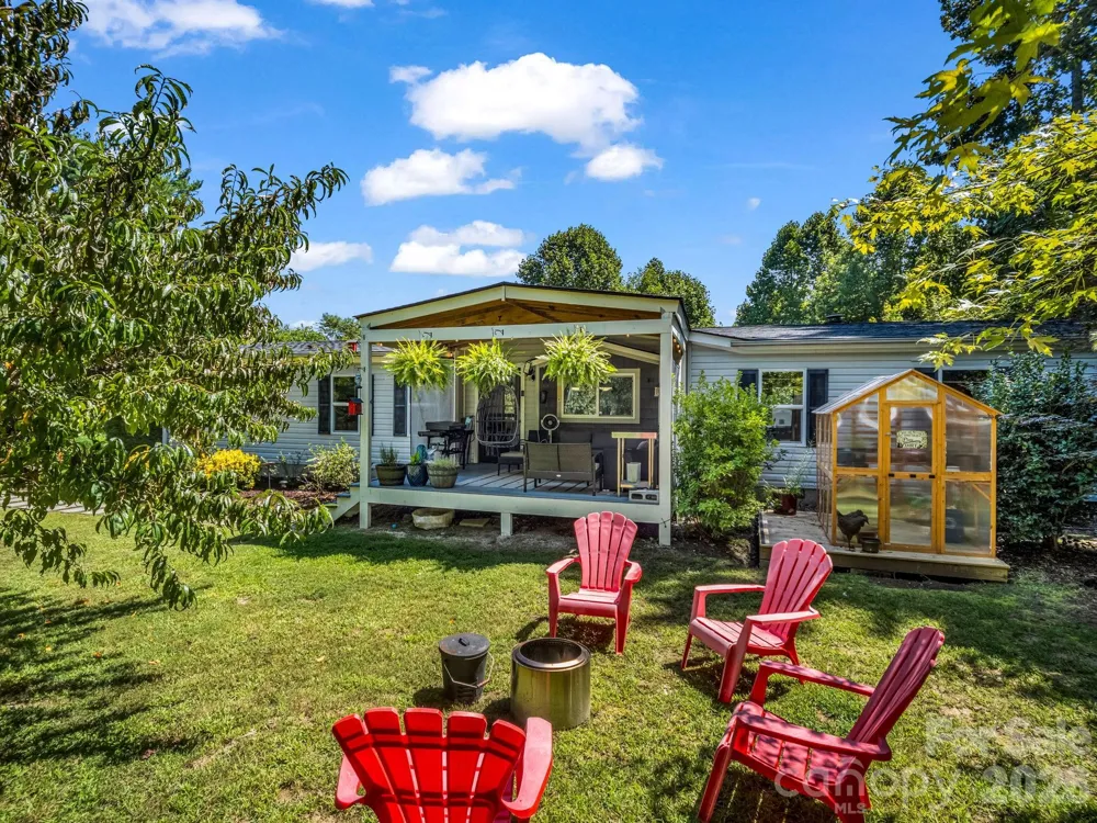 14 Old Possum Holler Road Hendersonville, NC 28739