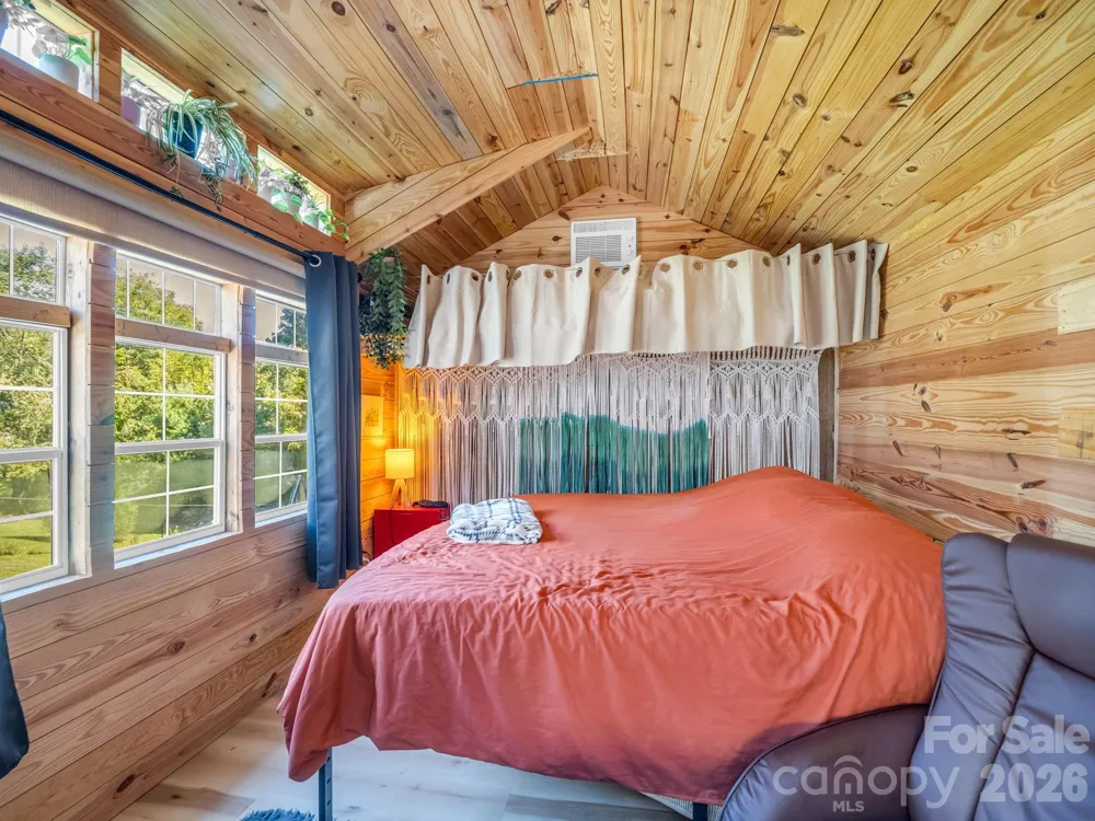 14 Old Possum Holler Road Hendersonville, NC 28739