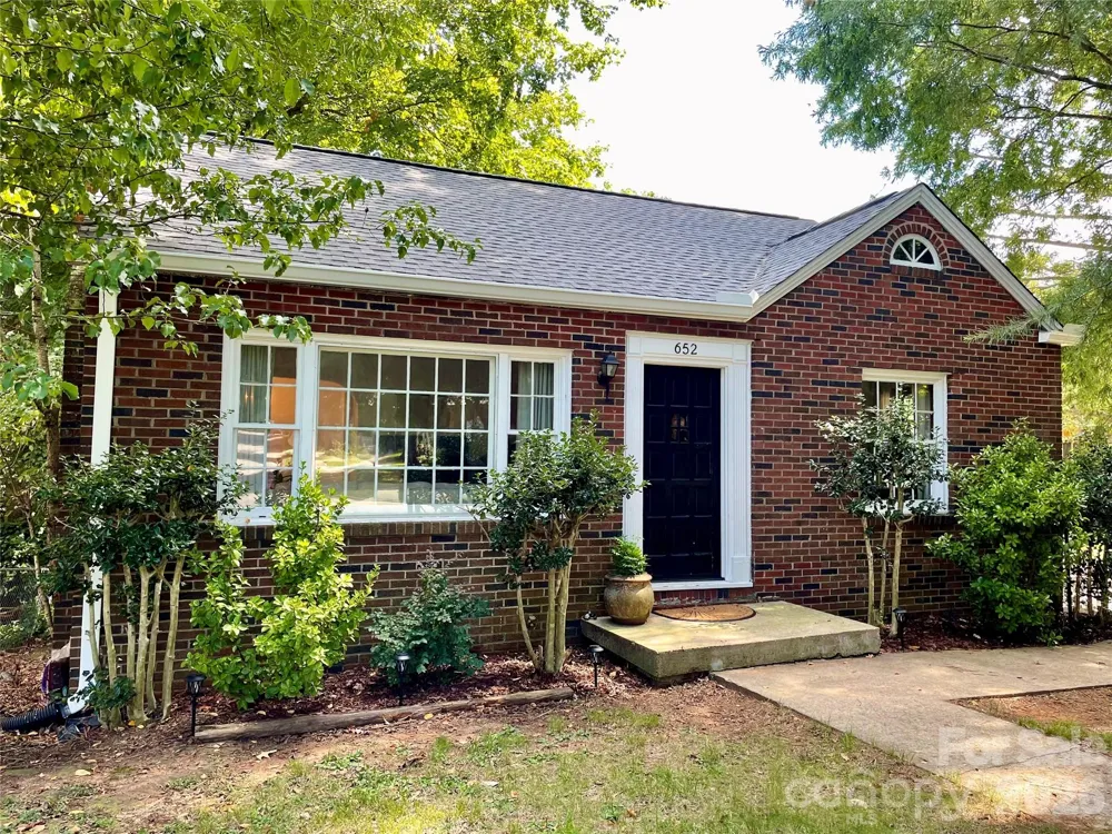 652 Davie Avenue Statesville, NC 28677