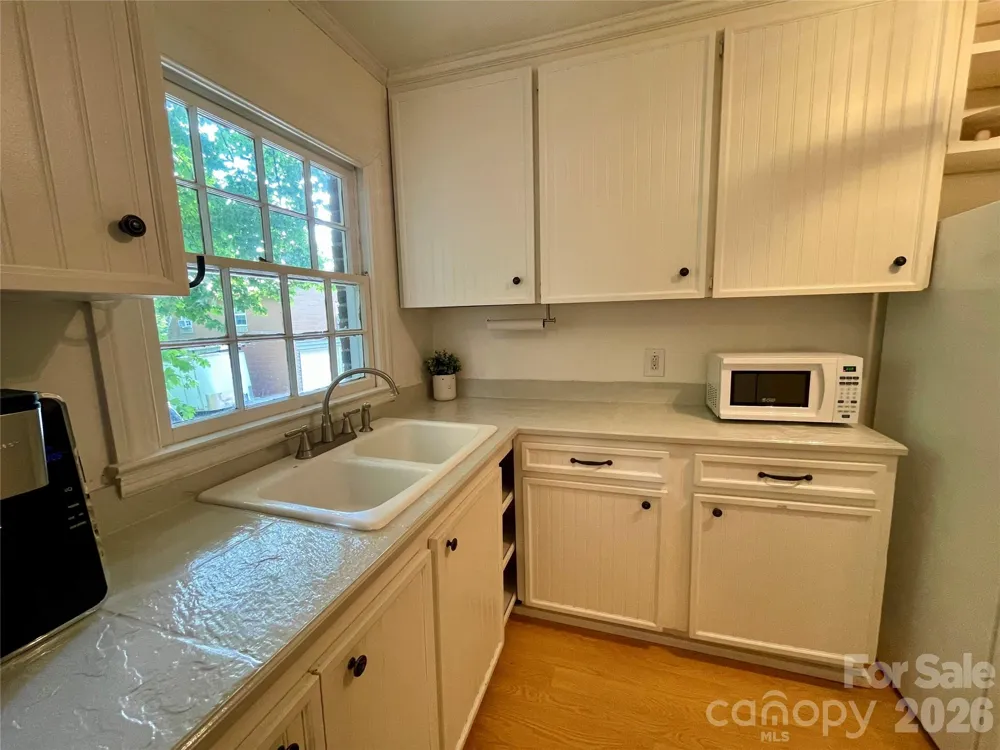 652 Davie Avenue Statesville, NC 28677