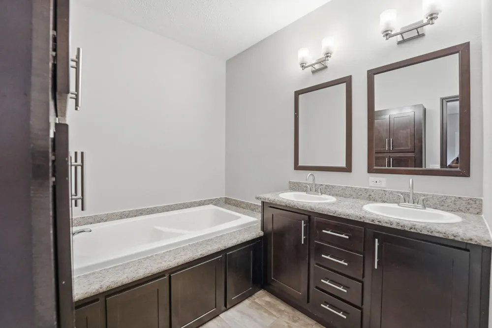31240 Naples Court NE Cambridge, MN 55008