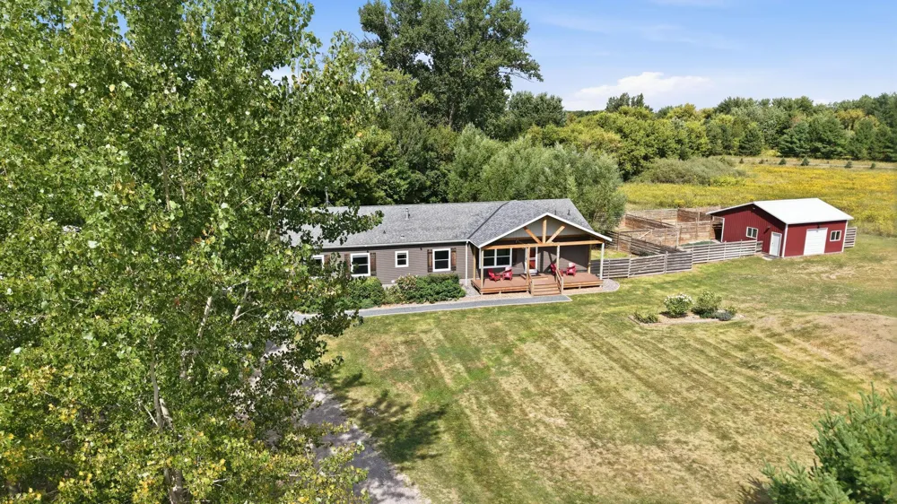 31240 Naples Court NE Cambridge, MN 55008