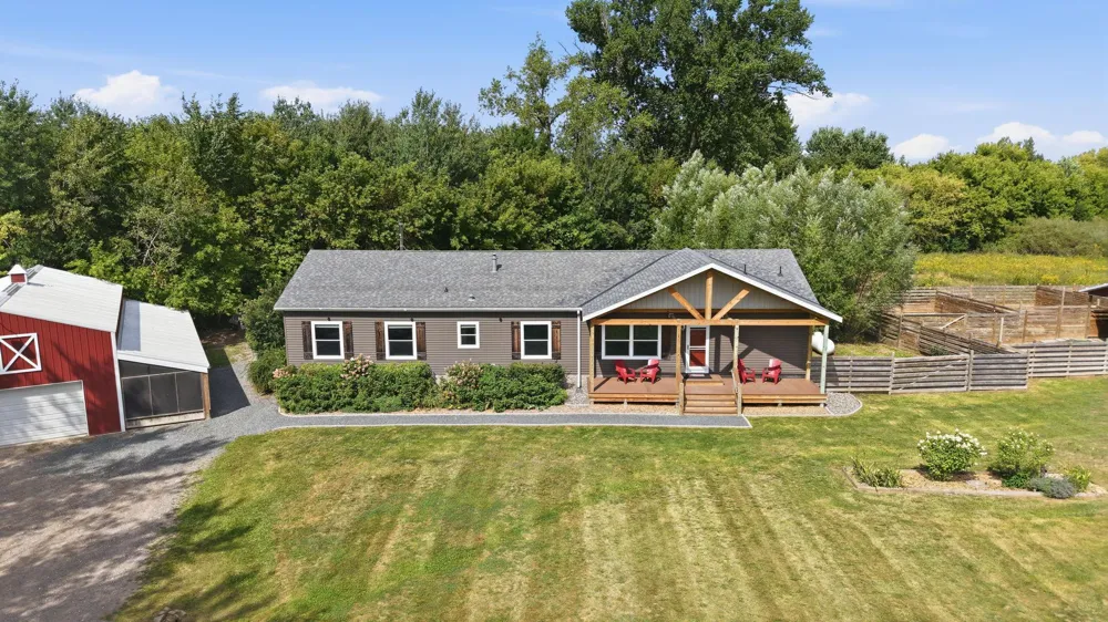 31240 Naples Court NE Cambridge, MN 55008