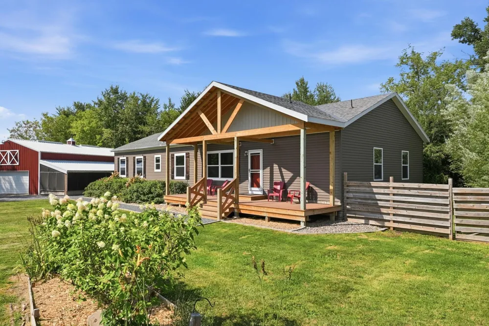 31240 Naples Court NE Cambridge, MN 55008