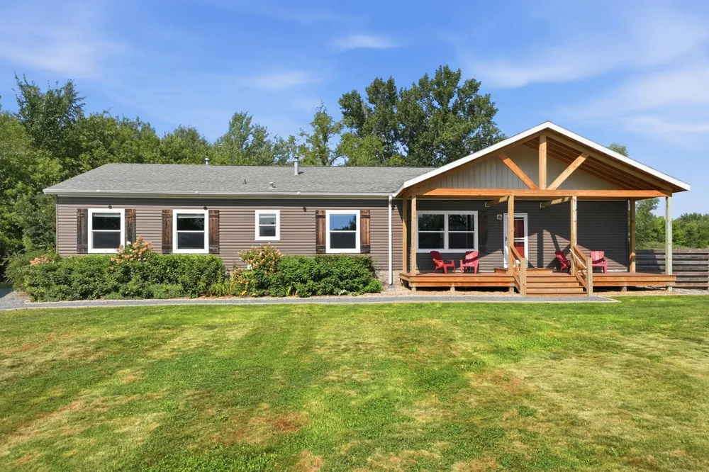 31240 Naples Court NE Cambridge, MN 55008