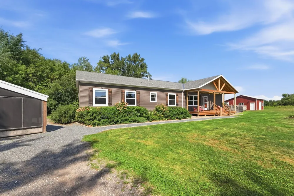 31240 Naples Court NE Cambridge, MN 55008