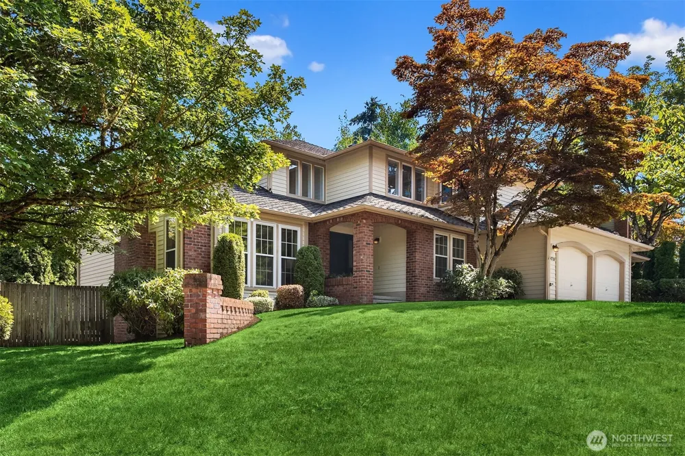 4718 191st Place NE Sammamish, WA 98074