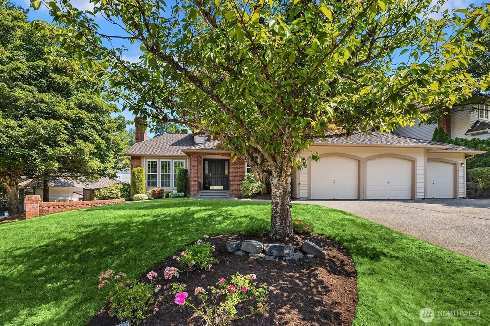 4718 191st Place NE Sammamish, WA 98074