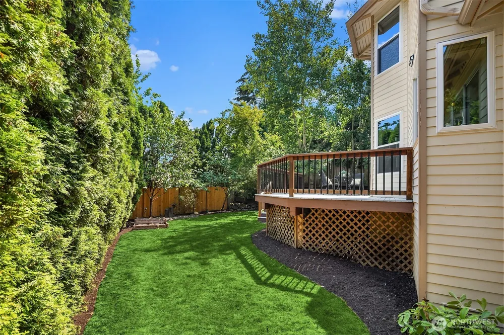 4718 191st Place NE Sammamish, WA 98074