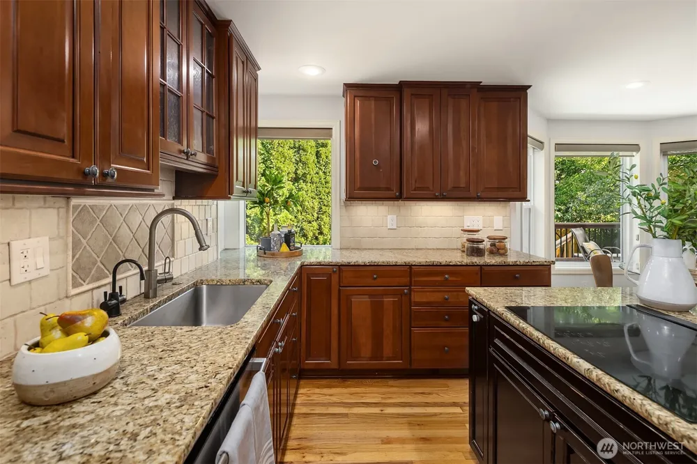 4718 191st Place NE Sammamish, WA 98074