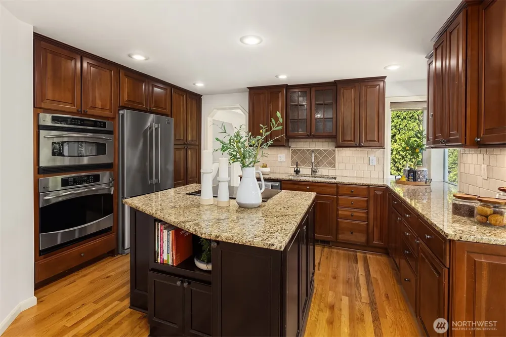 4718 191st Place NE Sammamish, WA 98074