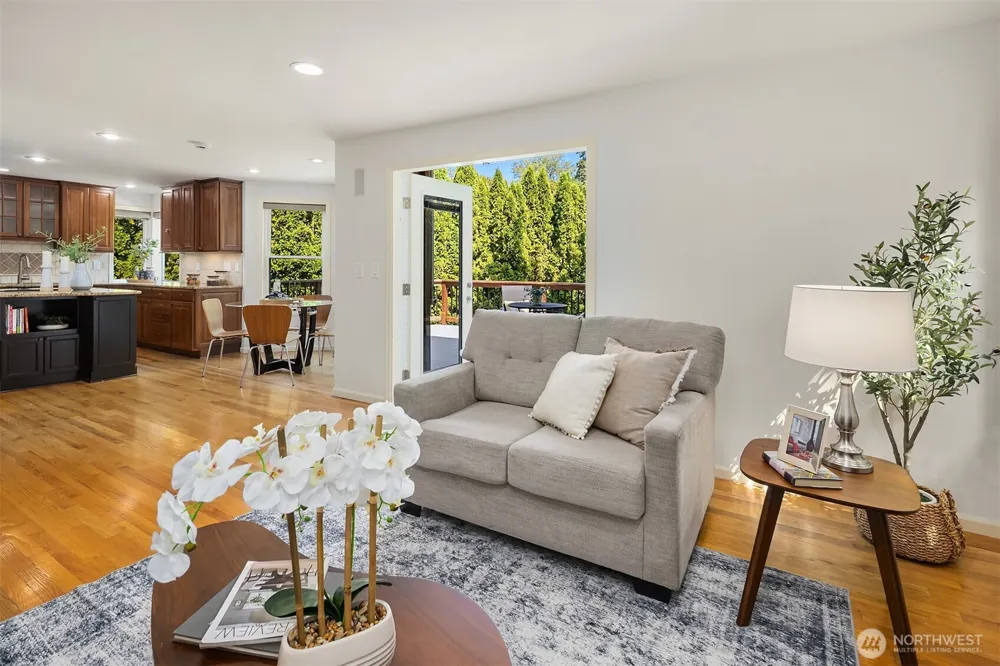 4718 191st Place NE Sammamish, WA 98074