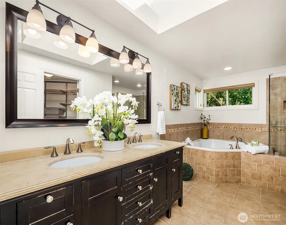4718 191st Place NE Sammamish, WA 98074