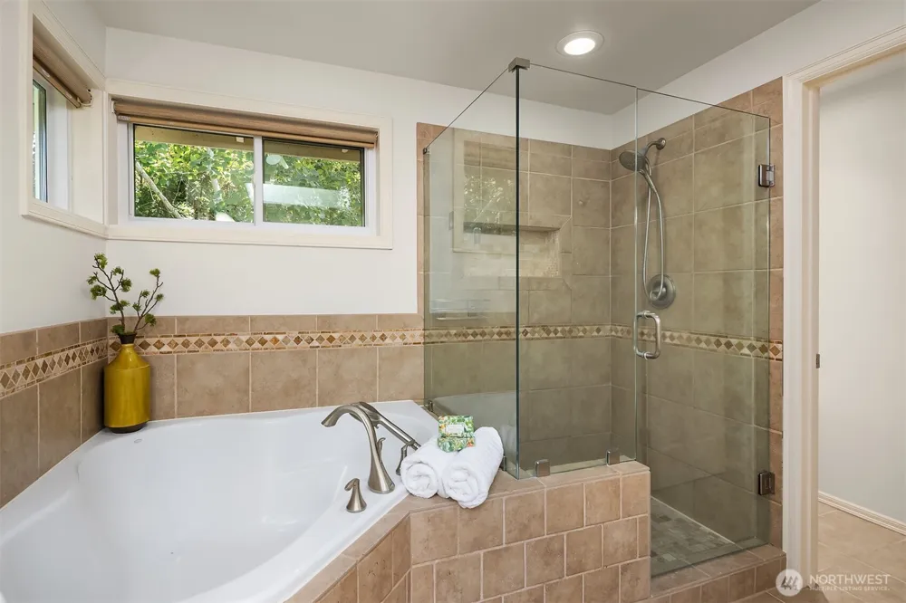 4718 191st Place NE Sammamish, WA 98074