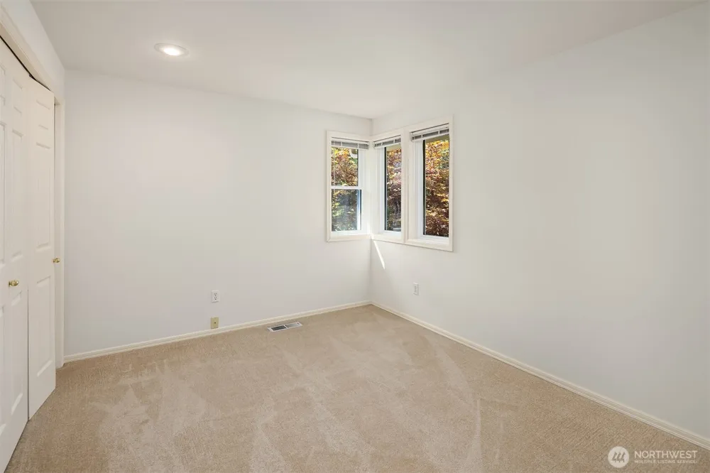 4718 191st Place NE Sammamish, WA 98074