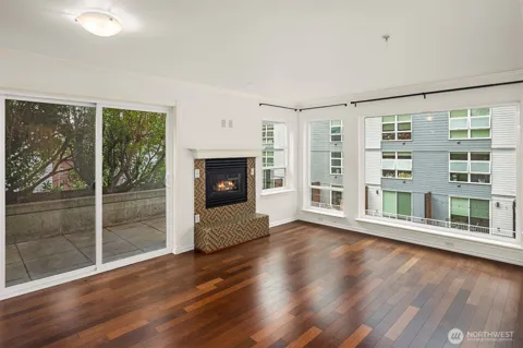 323 Queen Anne Avenue #202